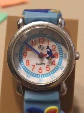 🦋10/$20🦋 FG Silver/Blue Silicone Dolphin Girl's Watch